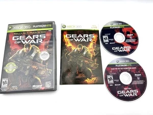 Gears of War - Two Disc Platinum Hits Edition Microsoft Xbox 360 - CIB COMPLETO - Foto 1 di 3