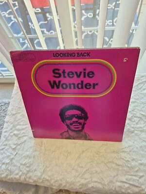 Stevie Wonder Looking Back, 1977 Motown Records M-804LP3 Tri-Fold 3-LP Set Foto 1 de 4