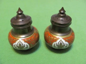 Pair of Vintage Brass & Red/Gold Enamel Cloisonné Salt and Pepper Shakers. - Picture 1 of 6