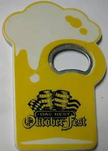 ABREBOTELLAS DE CERVEZA DAS BEST OKTOBERFEST en forma de taza con barriles - Imagen 1 de 2
