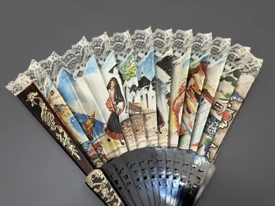 Abanico de mano vintage de tela y encaje para damas escenas españolas de pueblo y playa ¡DEFECTO! Foto 1 de 4