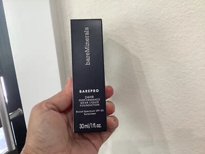 BAREMINERALS BAREPRO PERFORMANCE WEAR FOUNDATION 1oz CHOOSE SHADE - Picture 1 of 2
