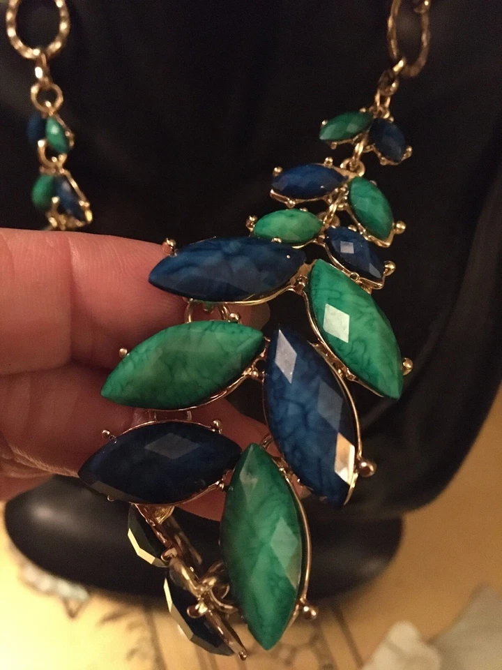 AMRITA COSTUME JEWELRY  FACETED MARQUISE BLUE GREEN BEADED NECKLACE BID  SIGNED - Изображение 1 из 1