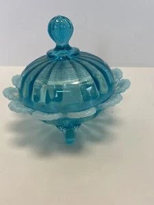 Northwood Rotoli Scanalati Blu Vetro Opalescente Piedi Coperti Puff Box Grannycor - Foto 1 di 6