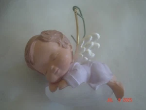SO CUTE 1991 HALLMARK MARY'S ANGELS IRIS #4 in the SERIES ORNAMENT No BOX - Bild 1 von 4