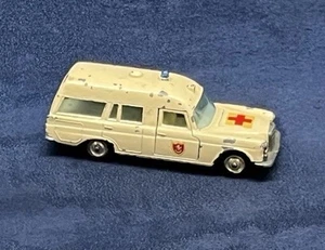 1960's K6 MATCHBOX KING SIZE MERCEDES BENZ BINZ AMBULANCE 1:43 SCALE - Picture 1 of 5
