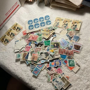 Japan-(-1920-1960’s-)-HISTORICAL EVENTS-LOT OF 300 + OLD STAMPS-USED- #430 - Picture 1 of 8