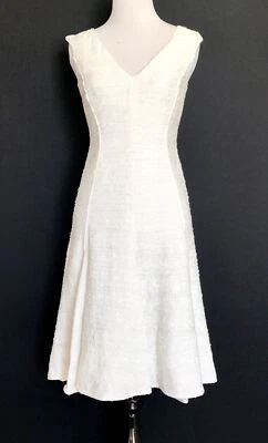 Carolina Herrera V Neck White Sleeveless Textured Formal Dress Size 4 JT01 - Image 1 of 4