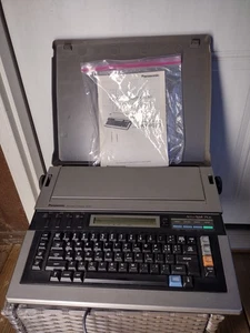 Máquina de escribir electrónica Panasonic KX-R530 con Accu-Spell Plus manual de instrucciones - Imagen 1 de 13