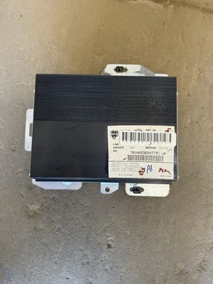 Amplificador amplificador Fiat 500 original de fábrica 2013-2016 - Imagem 1 de 2