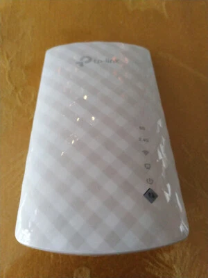 TP-Link RE220 AC750 Wireless Dual Band Wi-Fi Range Extender / Repeater / Booster - Image 1 of 3