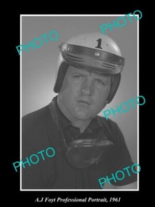 OLD 8x6 HISTORIC PHOTO OF  A J FOYT INDY CAR DRIVER INDIANAPOLIS c1961