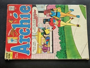Archie Comics - Archie Vol. 1 # 219 (1st Print) Jul. 1972 - Picture 1 of 3