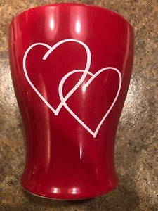 Edible Arrangements Ceramic Red Vase Daisy Bundle With White Hearts. - Picture 1 of 3