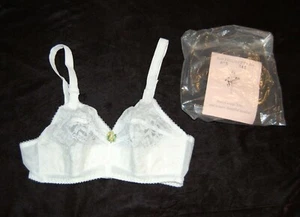 NEW Vintage Figurette Bullet Bra 32 E (34D) Nursing Soft Cup White Style 526 #37 - Picture 1 of 3