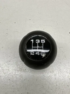 Audi A6 S6 C4 4A 1996 Gear lever shifter trim leather/knob DRA31600 - Image 1 of 4