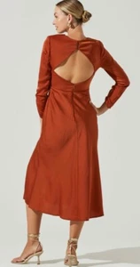 Neu ASTR The Label Gracie langärmeliges Ausschnitt Satin Midi Kleid - Bild 1 von 5