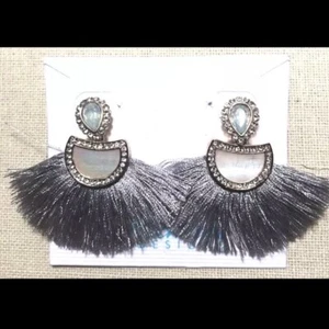Premier Designs Jewelry Fanfare Earrings Mother-of-Pearl w Crystals Gold & Gray - Picture 1 of 1