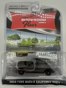 GREENLIGHT SHOWROOM FLOOR SERIE 4 2023 FORD MACH-E CALIFORNIA ROUTE 1 GRAU - Bild 1 von 2