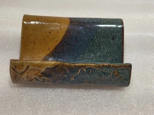 Portatarjetas de visita de cerámica de estudio soporte para teléfono celular azul tostado hojas moteadas - Imagen 1 de 9
