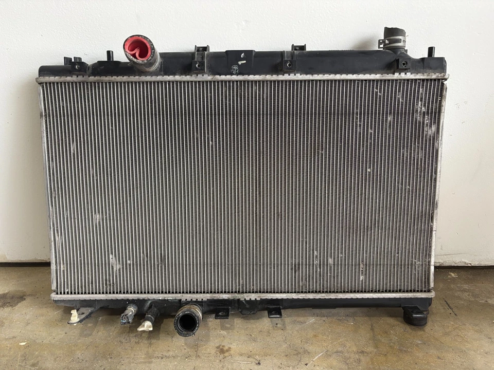 Aluminum Radiator For 2016, 2017, 2018, 2019, 2020 2021 2022 Honda HR-V HRV 1.8L Foto 1 de 4