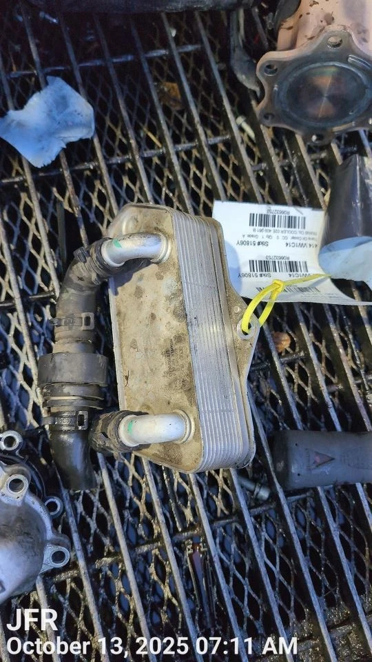 TRANSMISSION OIL COOLER 02E 409 061 B 2014 VOLKSWAGEN BEETLE Foto 1 de 4