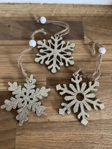 Set of 18 Gold Snowflake Christmas Decorations Wooden Hanging Xmas Tree Glitter - Picture 1 of 9