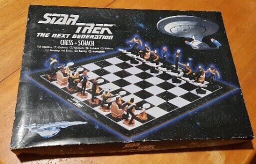  Star Trek: The Next Generation - Chess Set / Game