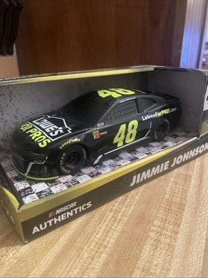 Jimmie Johnson NASCAR Authentics 2018 - Изображение 1 из 4