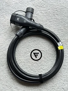 Genuine Hyundai 22kW Type 2 EV Charging Cable Ioniq Kona Santa Fe Tucson Hybrid - Picture 1 of 7