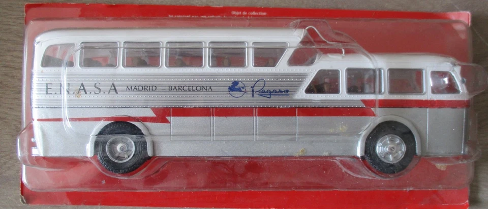 HACHETTE BUS CAR PEGASO "E.N.A.S.A. MADRID BARCELONE"  en boite 1:43 - Photo 1/1