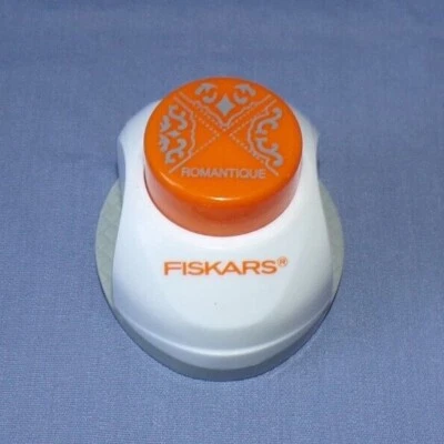 Fiskars Craft Paper Hole Punch Romantique Lace Corner Trim 3 in 1 Romantic Edge - Image 1 of 4