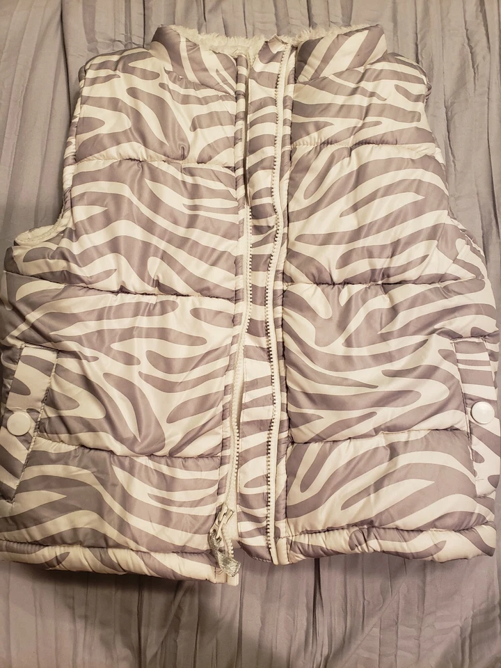 Chaleco acolchado Carter's 4T gris/blanco patrón Foto 1 de 1