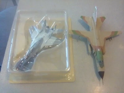 Italeri 1/100 SU-24 irán & Mig-29 Irak combo  - Image 1 of 4