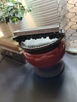 VINTAGE LIONEL TRAIN CAR...PENNSYLVANIA SIDE DUMPER 0301...LOOK!!! - Image 1 of 4