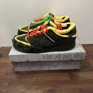 Taglia 10 - Nike Cactus Plant Flea Market x Dunk Low Swamp Sponge - Sequoia - Foto 1 di 6