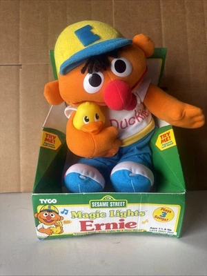 Muñeco de peluche vintage 1997 Sesame Street Ernie I Love Duckie/Rubber Duckie Tyco Foto 1 de 4