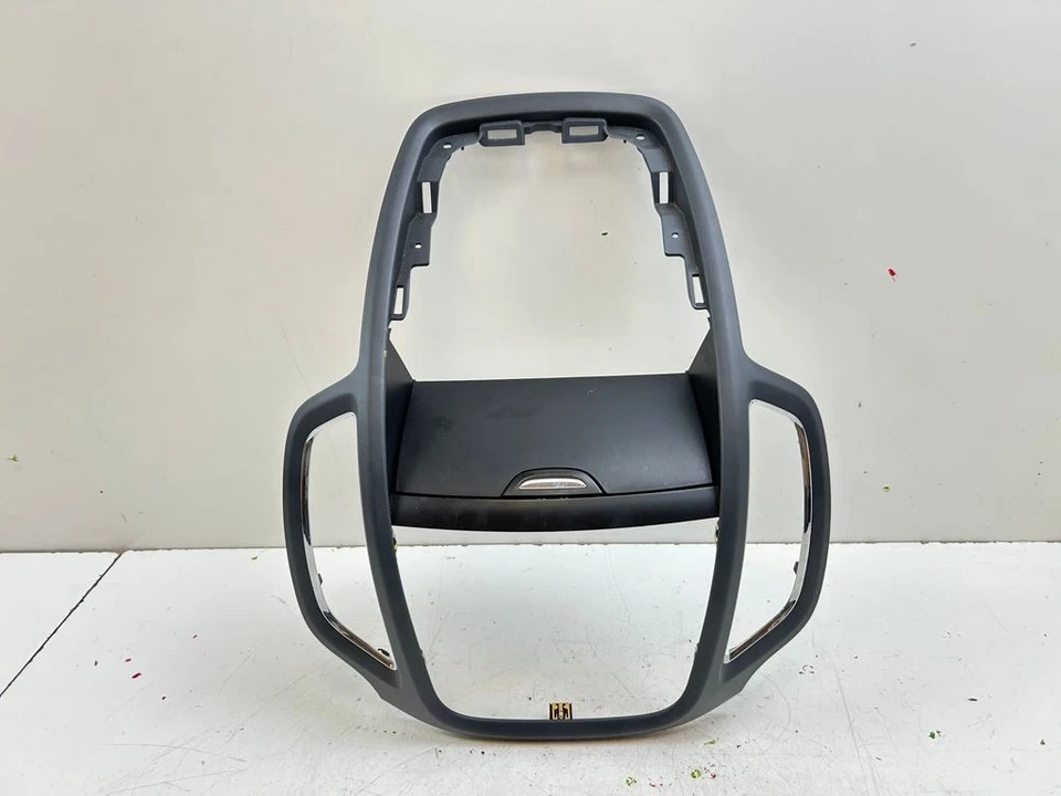 Opel Zafira C 2012 Radio GPS head unit trim 13384269 MAM77836 - Image 1 of 4