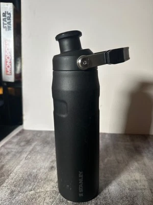 BOTELLA STANLEY THE ICEFLOW™ 24 OZ Foto 1 de 3