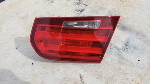 BMW SERIE 3 LÁMPARA TRASERA LUZ TAPA MALETERO montada fabricante de equipos originales 2013 2014 2015 rh - Imagen 1 de 5