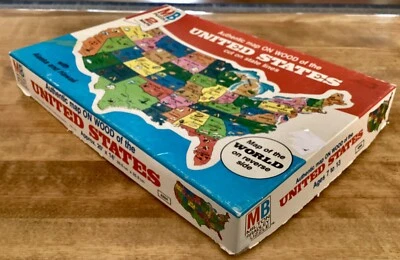 Rompecabezas de madera prensada Milton Bradley 1975 de colección 2 mapas, EE. UU./Mapa del mundo Foto 1 de 4