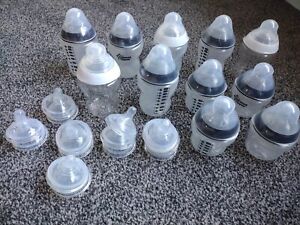 Baby Bundle Of 11 Tommee tippee Bottles (7X 260ml & 4 X 150ml) & 14 Extra Teats