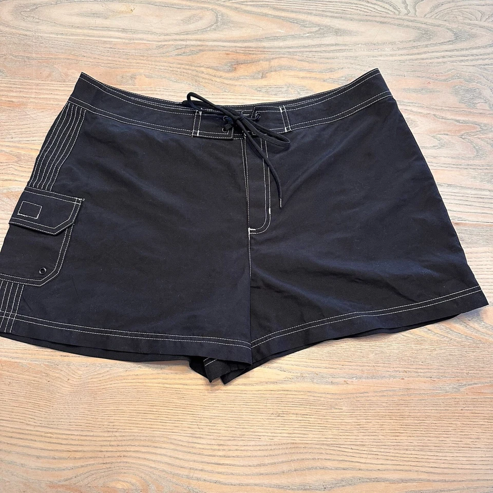 Pantalones Cortos St. Johns Bay Negros Para Mujer’s L Bolsillo Carga Costuras Blancas Foto 1 de 4