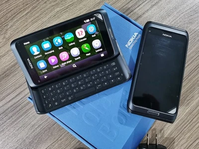 Nokia E7 - 16 GB - (Unlocked) 3G Slider QWERTY Keyboard Beast - Image 1 of 4