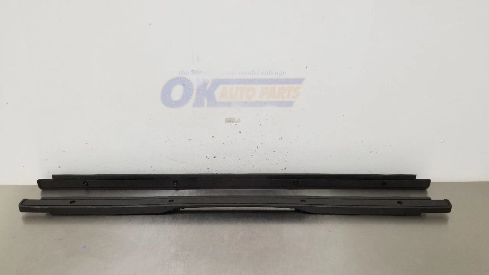 93 GMC TYPHOON UMBRAL PUERTA PLACA RASGUÑO JUEGO MOLDURA PAR IZQUIERDA Y DERECHA Foto 1 de 4