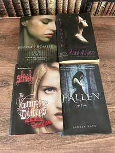 RICHELLE MEAD And Various Authors VAMPIRE Romance Mixed Novels - Picture 1 of 3