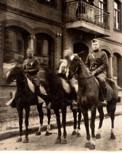 Primera Guerra Mundial Luxemburgo Ejército de Estados Unidos Soldado con medalla Caballos Foto Real Postal - Imagen 1 de 3