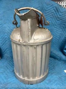 STANDARD OIL CONTAINER WITH ORIGINAL BOX NOS !!NEW!!!!!!! - Picture 1 of 9