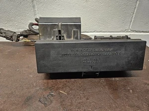 2000 2001 Ford Explorer Under Hood Fuse And Relay Box 4.0 - Picture 1 of 5