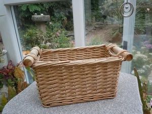 Small Woven Wicker Basket wood handles - Picture 1 of 8